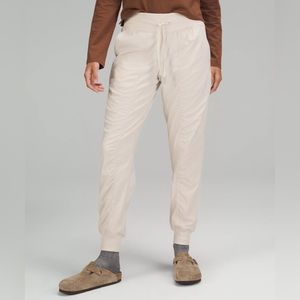 Lululemon - Dance Studio Mid Rise Jogger *Full Length